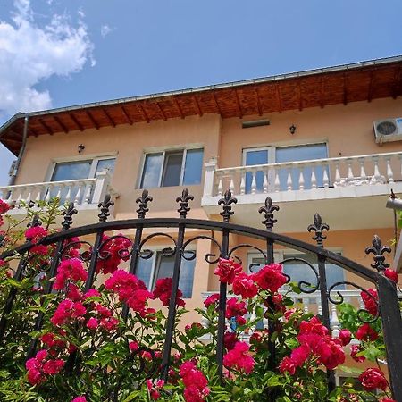 Family Hotel Velevi Velingrad Esterno foto