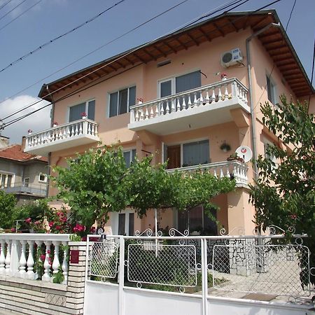 Family Hotel Velevi Velingrad Esterno foto
