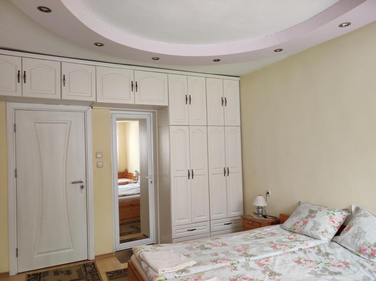 Family Hotel Velevi Velingrad Esterno foto