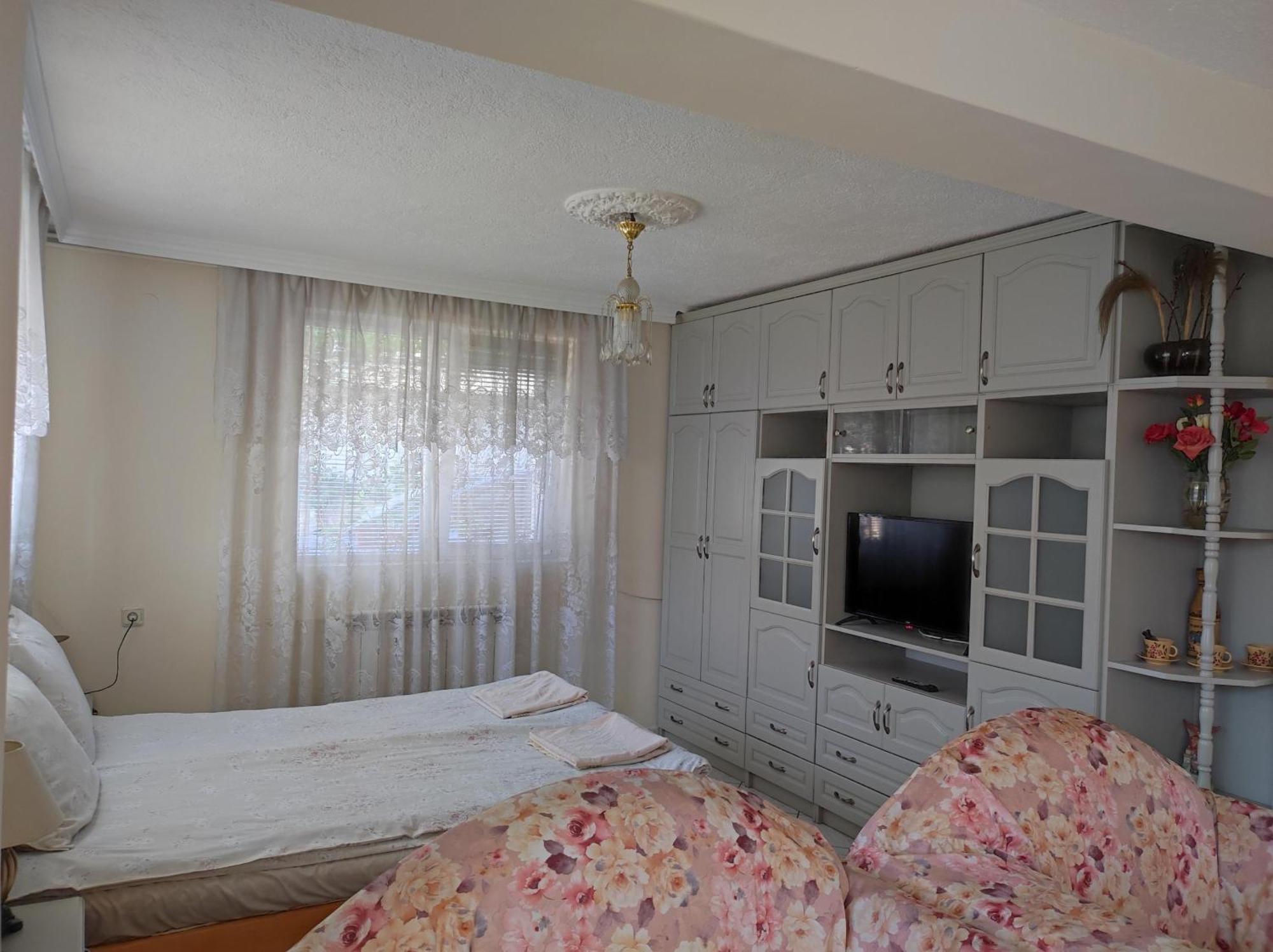Family Hotel Velevi Velingrad Esterno foto