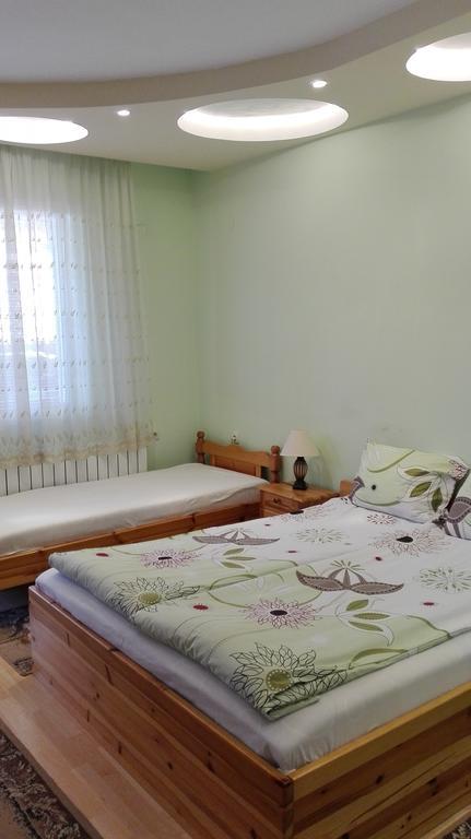 Family Hotel Velevi Velingrad Esterno foto